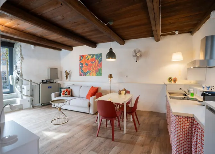 Lejlighed Le Di Rosie, Tuscan Mountain View Apartment, Pool